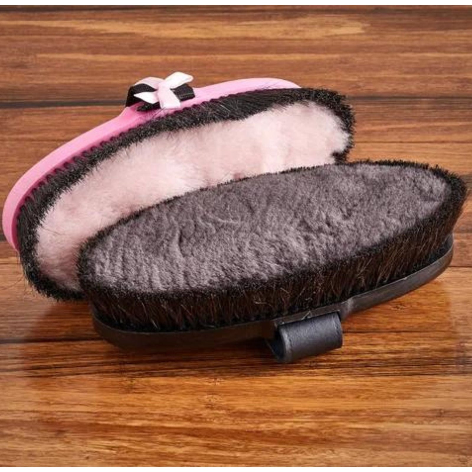 Ping finishing brush and a black finishing brush