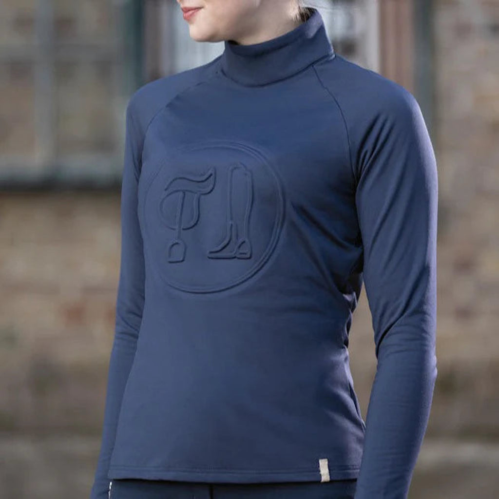 Front view of long sleeve lyon top.